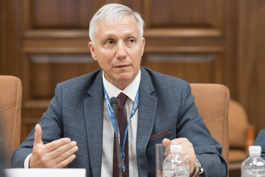 Герасимов или Веретенников? Кто все-таки станет защитником бизнеса в Хабаровском крае