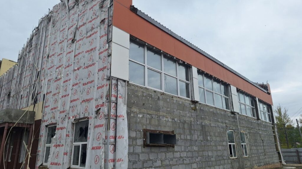 Неспортивное поведение: Экскурсия по «физкультурным долгостроям» Сахалина