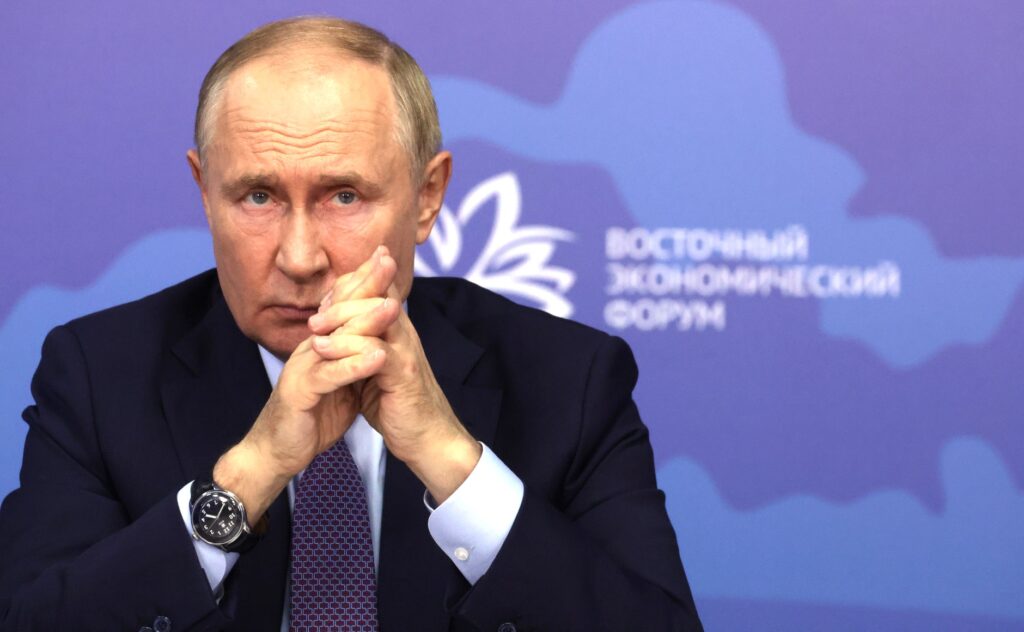 Путин поручил ускорить строительство самолетов «Байкал»