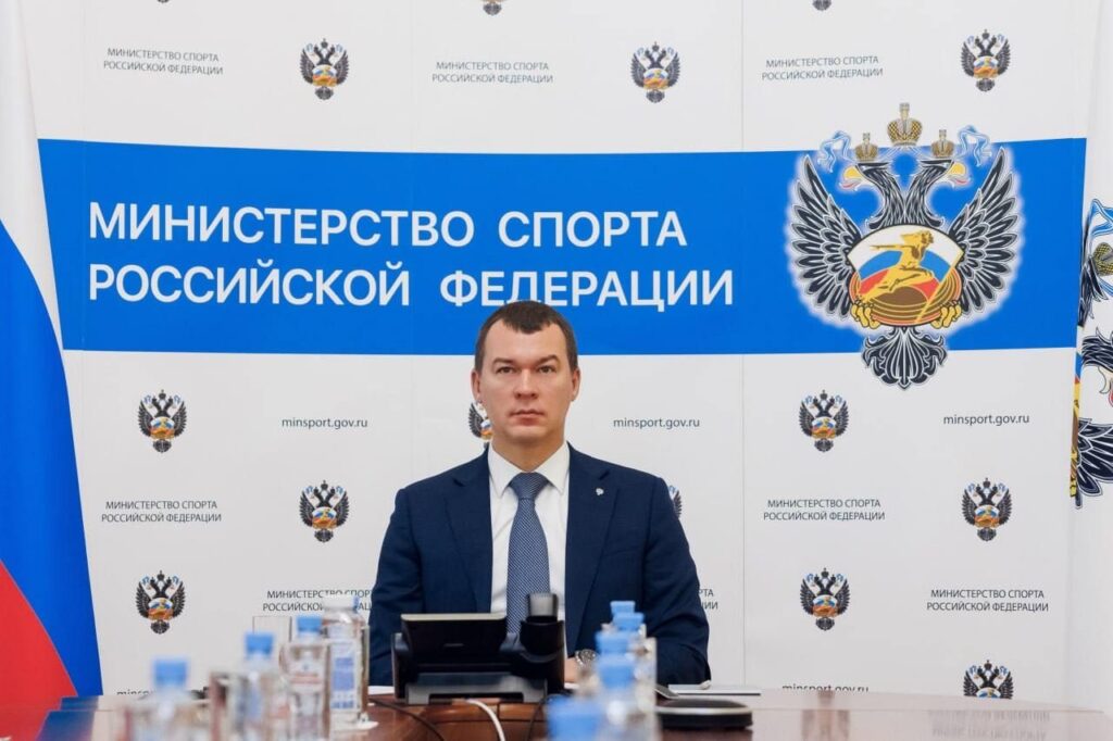 Экс-губернатор Хабаровского края был на борту самолета, развернувшегося из-за ракетной атаки Ирана