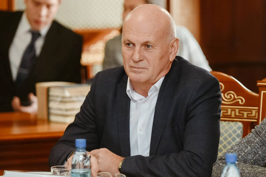 Замглавы республики Бурятия Валерий Андронов ушел в отставку