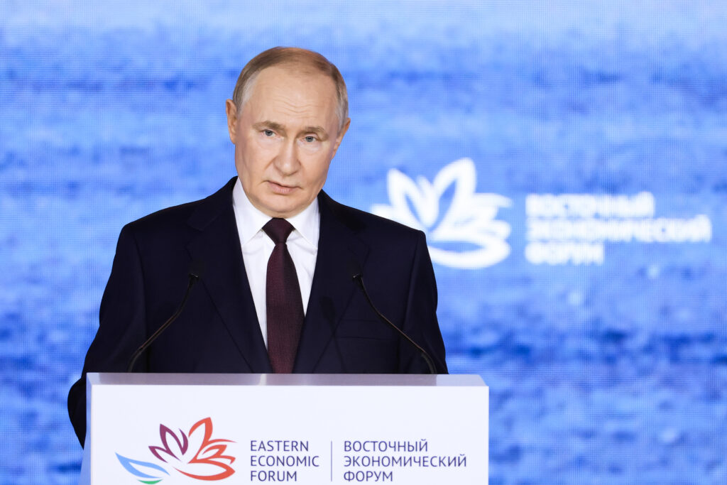Владимир Путин поручил расширить ДВ-ипотеку на вторичное жилье