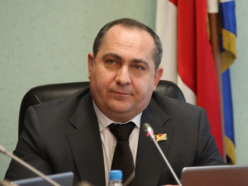 В Приморье суд постановил изъять участок у ООО “Одиссей”, связанного с депутатом Текиевым