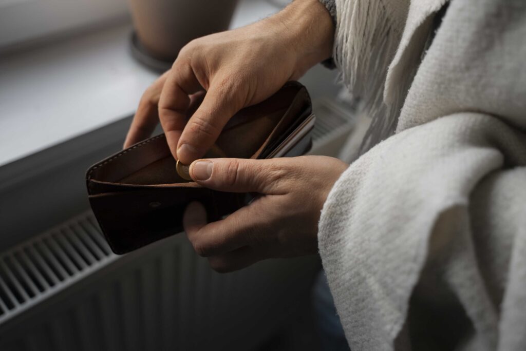 В Хабаровске бизнесмен год не платил работникам зарплату